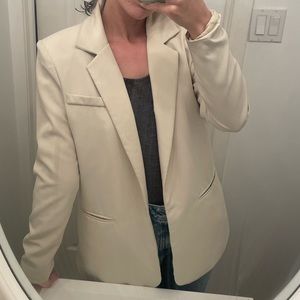 Suit femme, elegant, épaulette